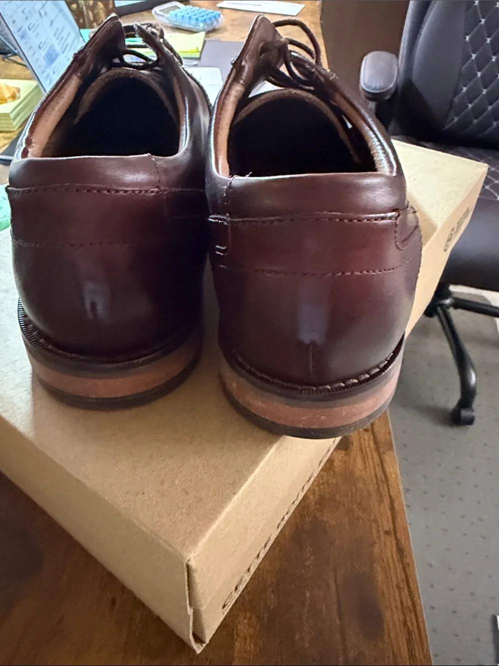 Clarks Men's Burgundy Leather Derby Shoes - Lace-Up Oxford Style